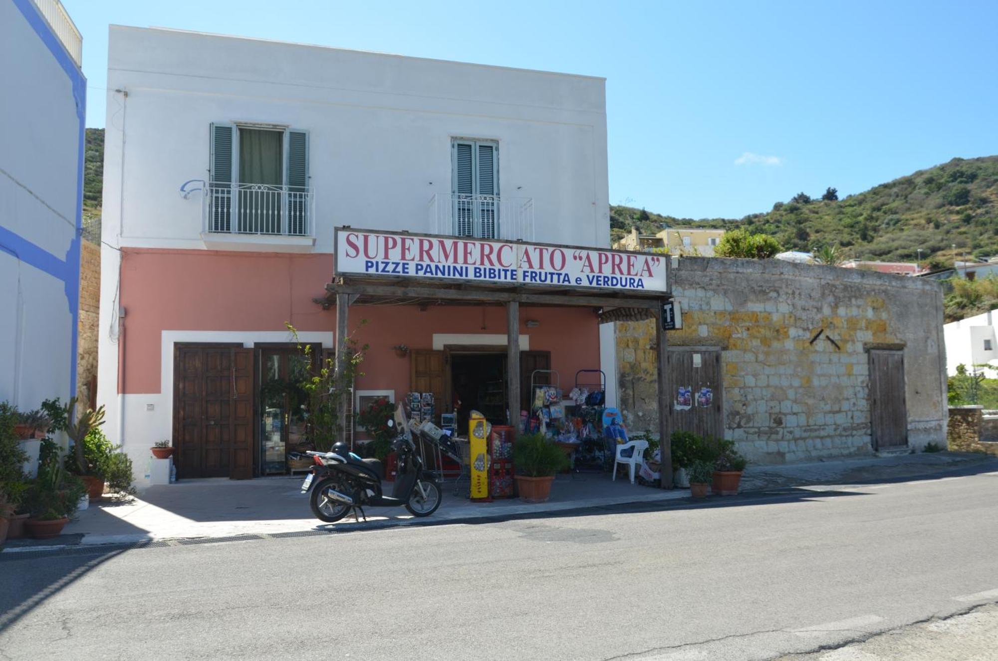 Il monolocale verde pesci conchiglie e stelle marine Ponza Esterno foto